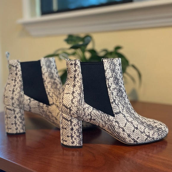 Cole Haan Women's Nitasha Bootie 65mm Ankle Boot Size 8 - Picture 3 of 11